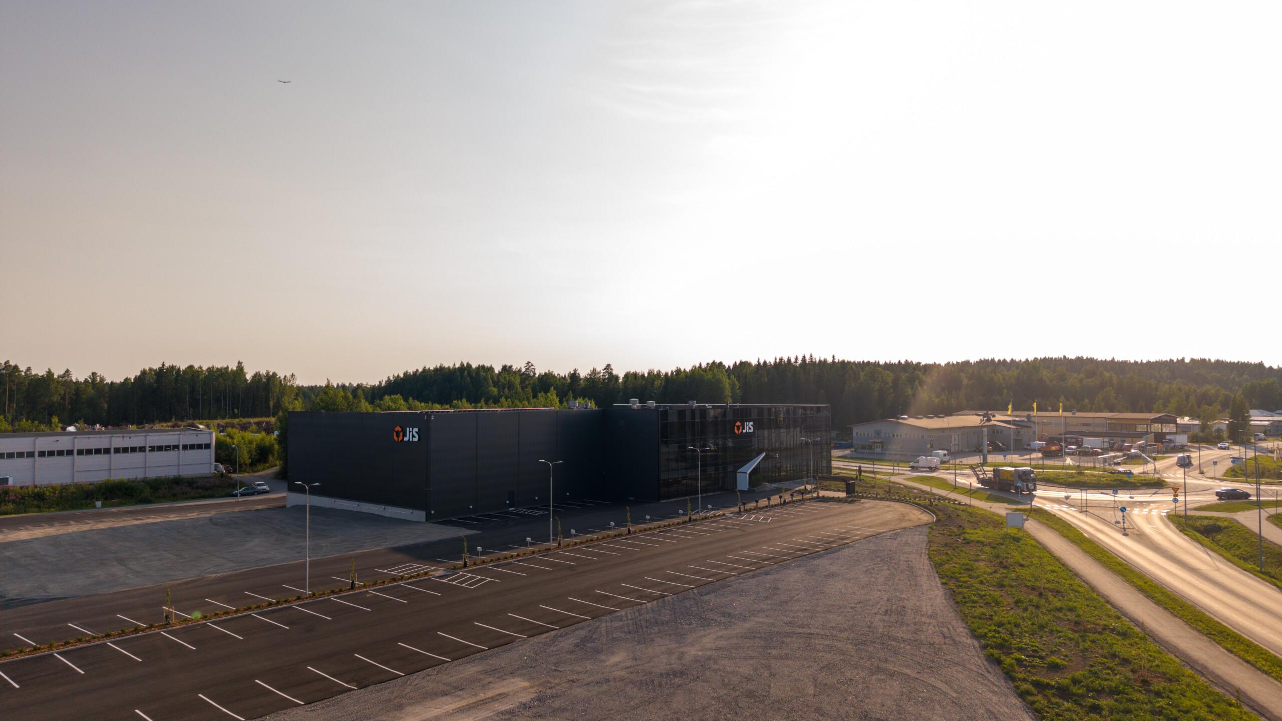 Teollisuus-, logistiikka- tai tuotantolaitos